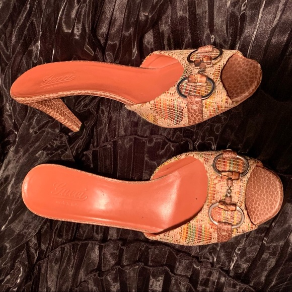 GUCCI Signature Horse-bit Leather-Weave Mules - Picture 10 of 16